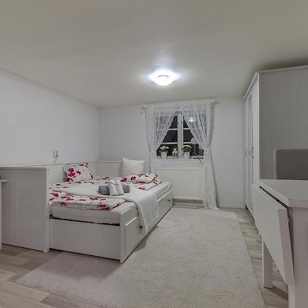 Skogsstuga I Bassholma Villa Munka-Ljungby Bagian luar foto